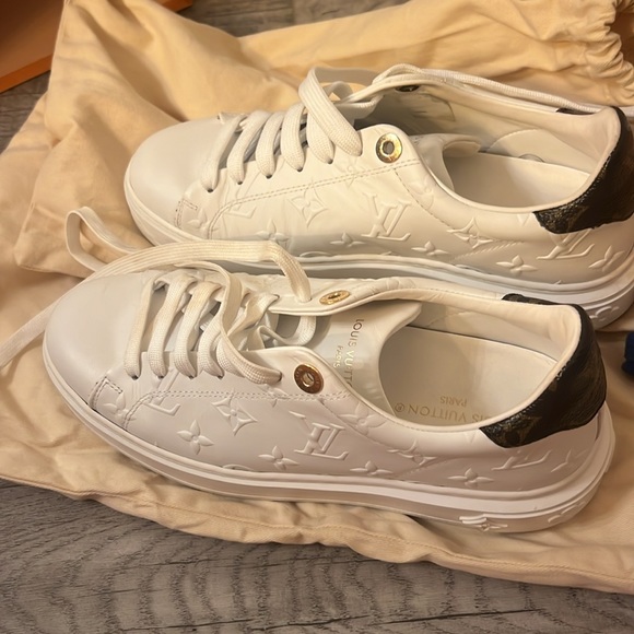 Louis Vuitton sneakers - Picture 2 of 8